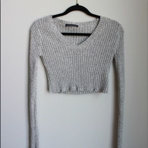 Brandy Melville Cropped Grey Sweater
